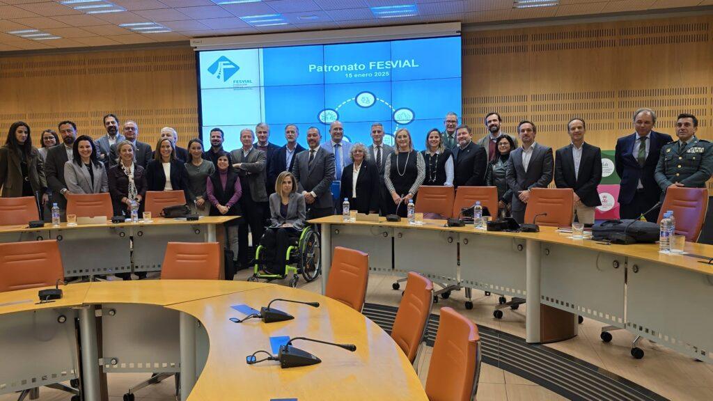 Foto de familia de la reunión del Patronato de Fesvial en enero de 2025.